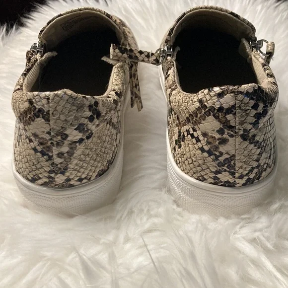 Steve Madden Zip snake print sneakers - Picture 6 of 6